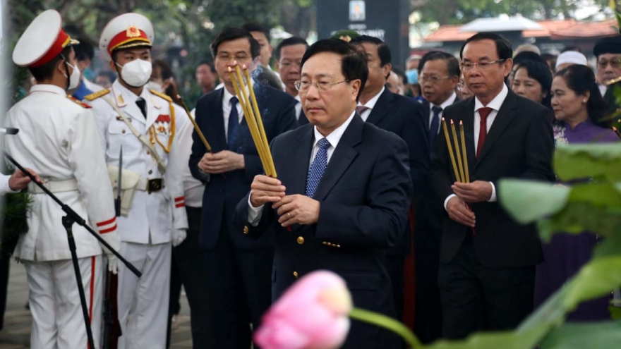 Vietnam commemorates late PM Vo Van Kiet